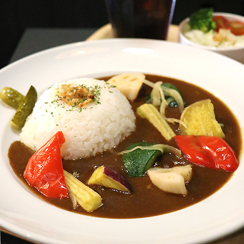 秘密はコーヒー?!　コク旨野菜カレー！