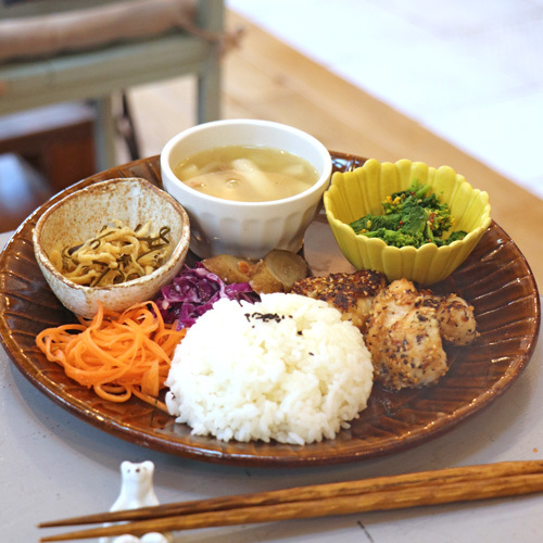 地元のお野菜が集結した薬膳ランチ