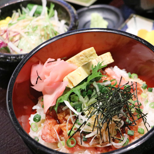 1日10食限定の「ねぎとろ丼定食」