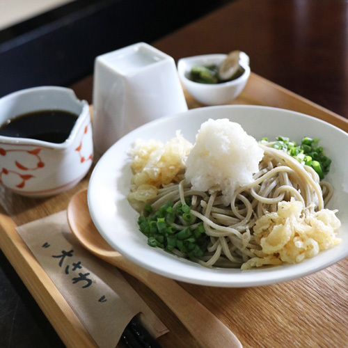 日本各地の蕎麦が味わえます。