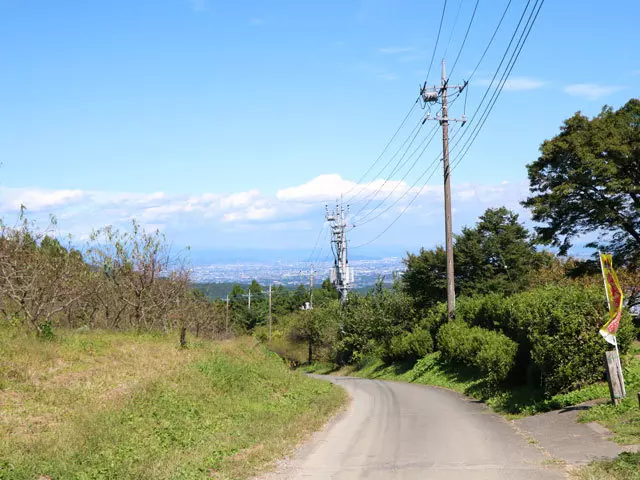 (帰るときの道からも、遠くの景色が見渡せます。)