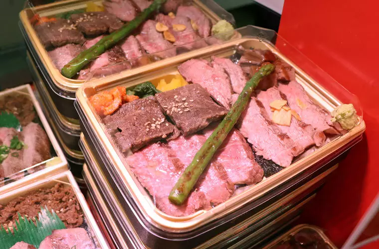 焼肉屋さんの道産牛ステーキ弁当