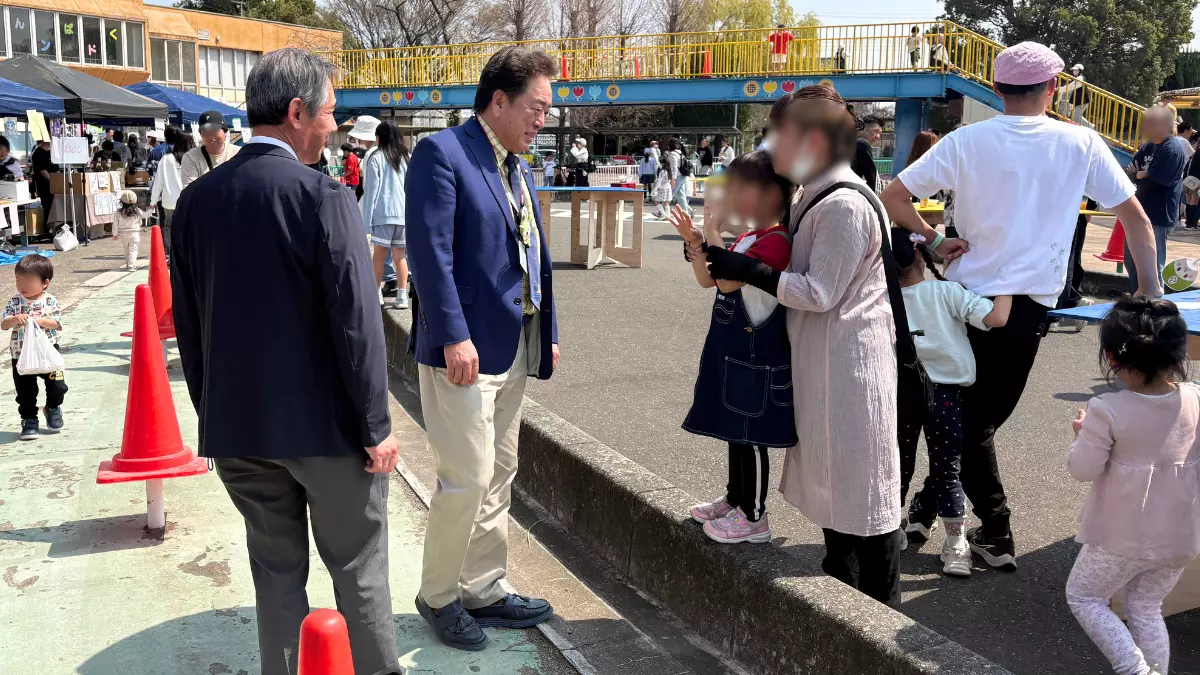 深谷市の盛り上げ隊長・小島市長もかけつけてくれました。
新一万円札のデザインの名刺をもらえた人はラッキー☆私も欲しい！
