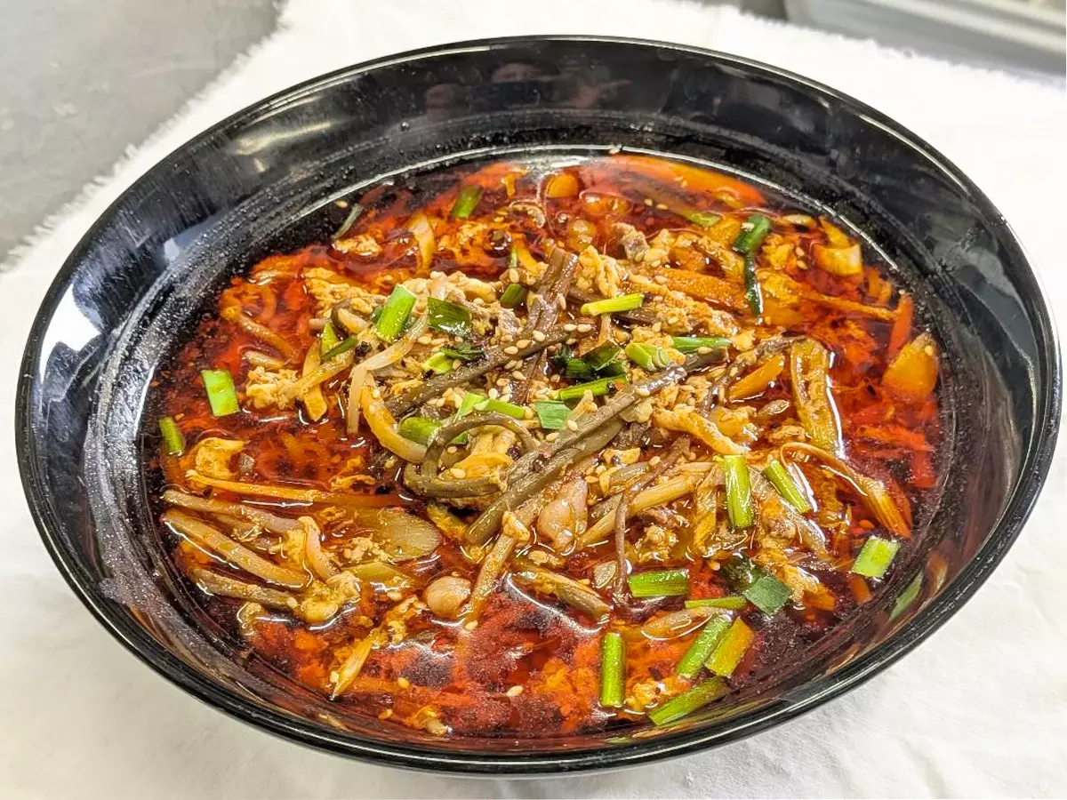 【おすすめメニュー】ユッケジャンラーメン 790円(税別)